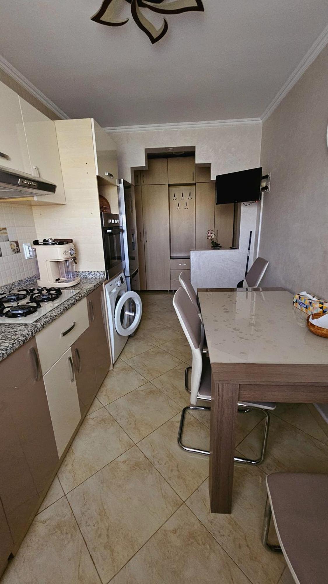 Rose Residence Buzau Bagian luar foto
