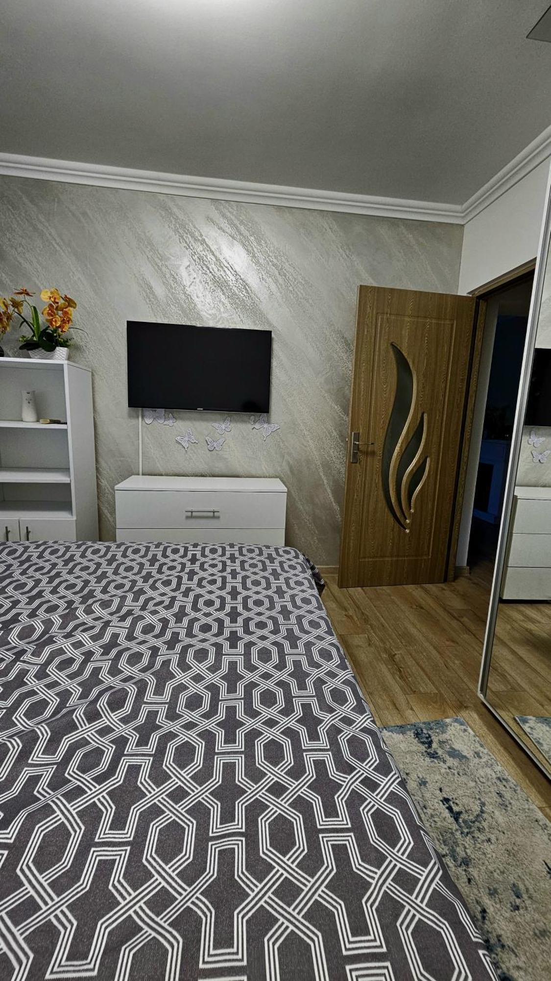 Rose Residence Buzau Bagian luar foto