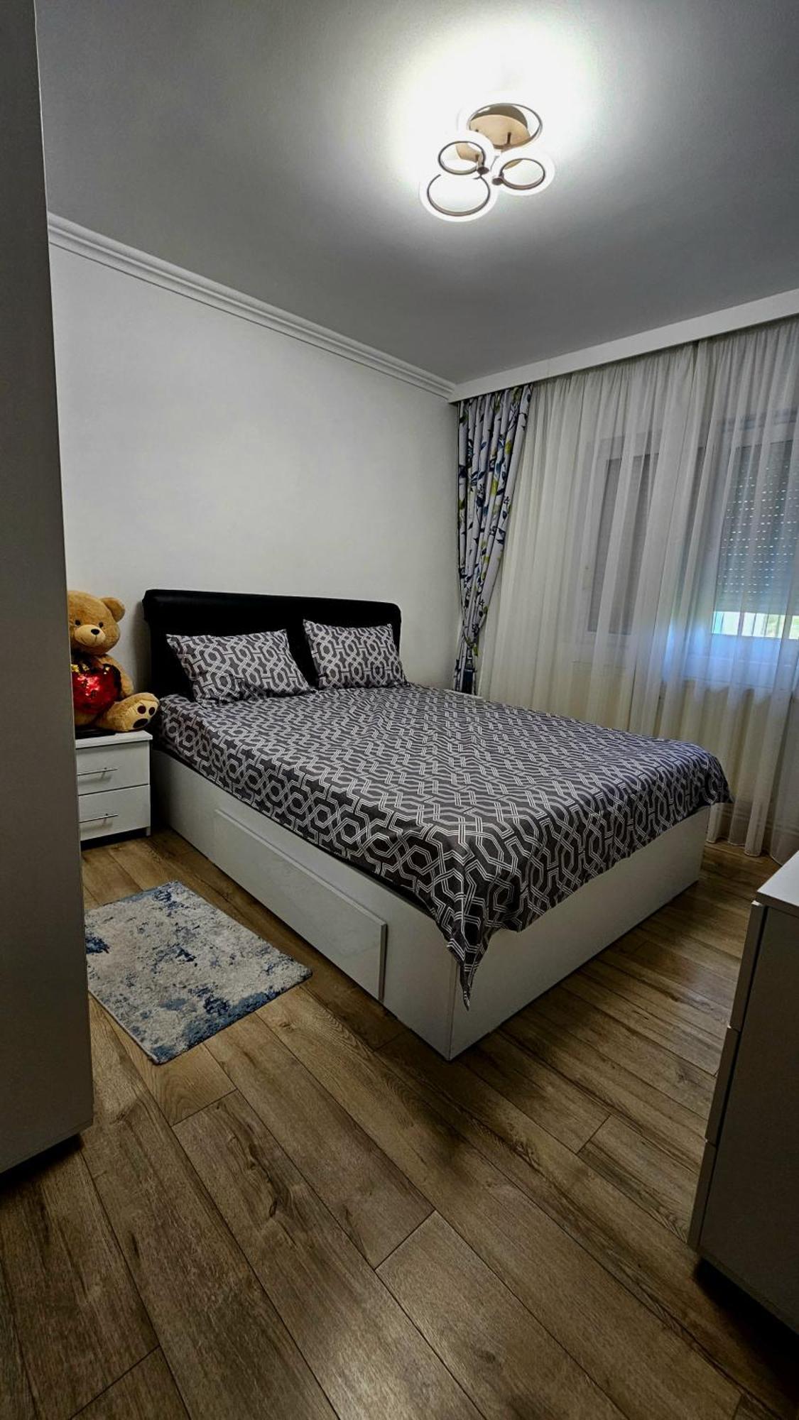 Rose Residence Buzau Bagian luar foto